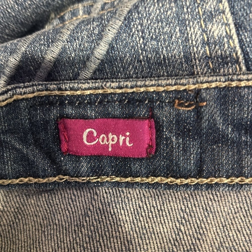 Vigoss Women's Capris Blue Jeans - Picture 5 of 6